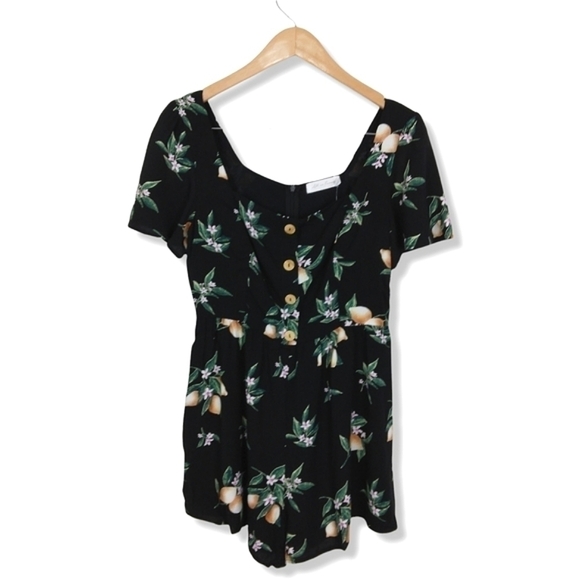 NWT All in Favor Romper - Picture 3 of 9